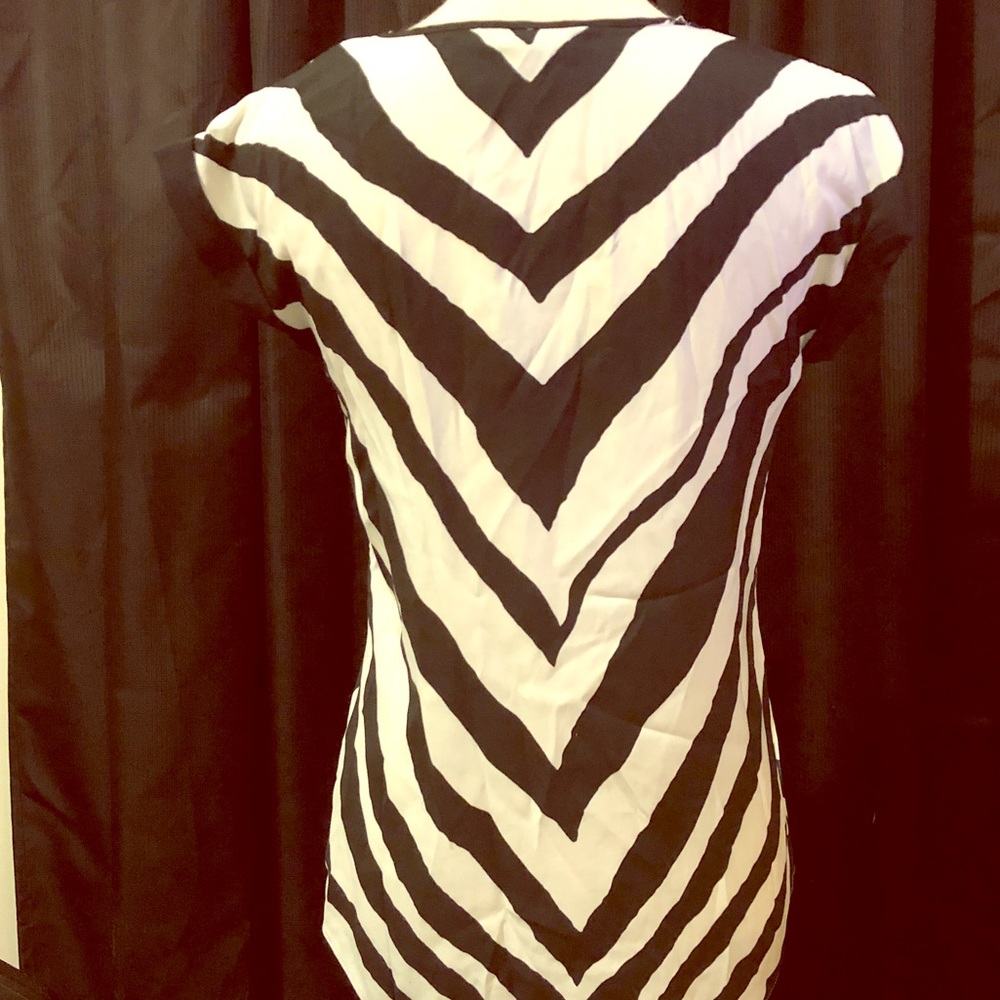 Express black and white top size S